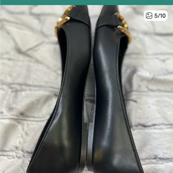 B.O.C. Collective Pointed Toe Black Flats with Gold Accent Chain Detail - Picture 4 of 6